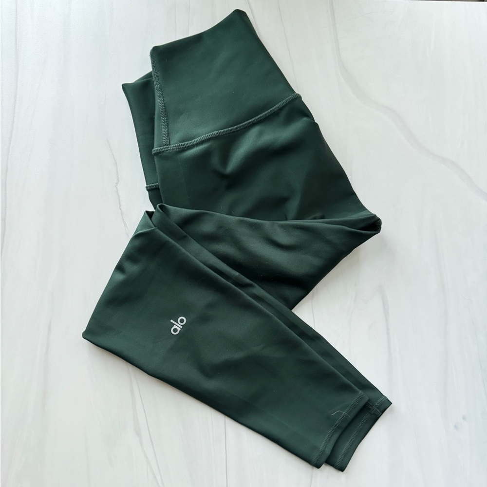 Like New ALO Airlift 7/8 forest green leggings